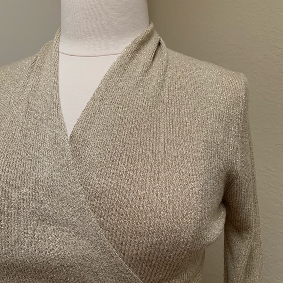 🩸BOGO - All $10. Items. Karen Kane gold metallic knit top - Picture 2 of 7